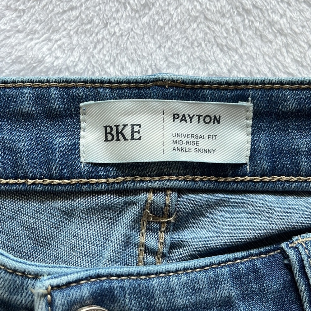 BKE Relaxed Fit Light Blue Jeans - Picture 3 of 8